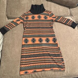 Beautiful pullover dress by Cherish. Size Large

Bin 1